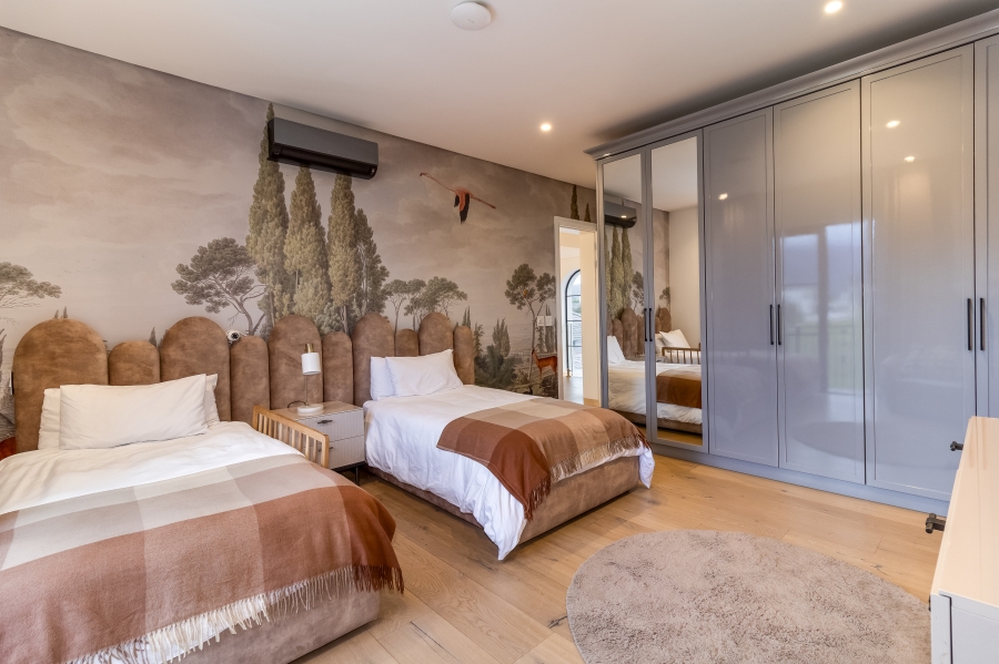 5 Bedroom Property for Sale in Val De Vie Estate Western Cape